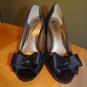 Mootsies Tootsies Sparkly Black Heels with Satin Bows - Sz. 8.5